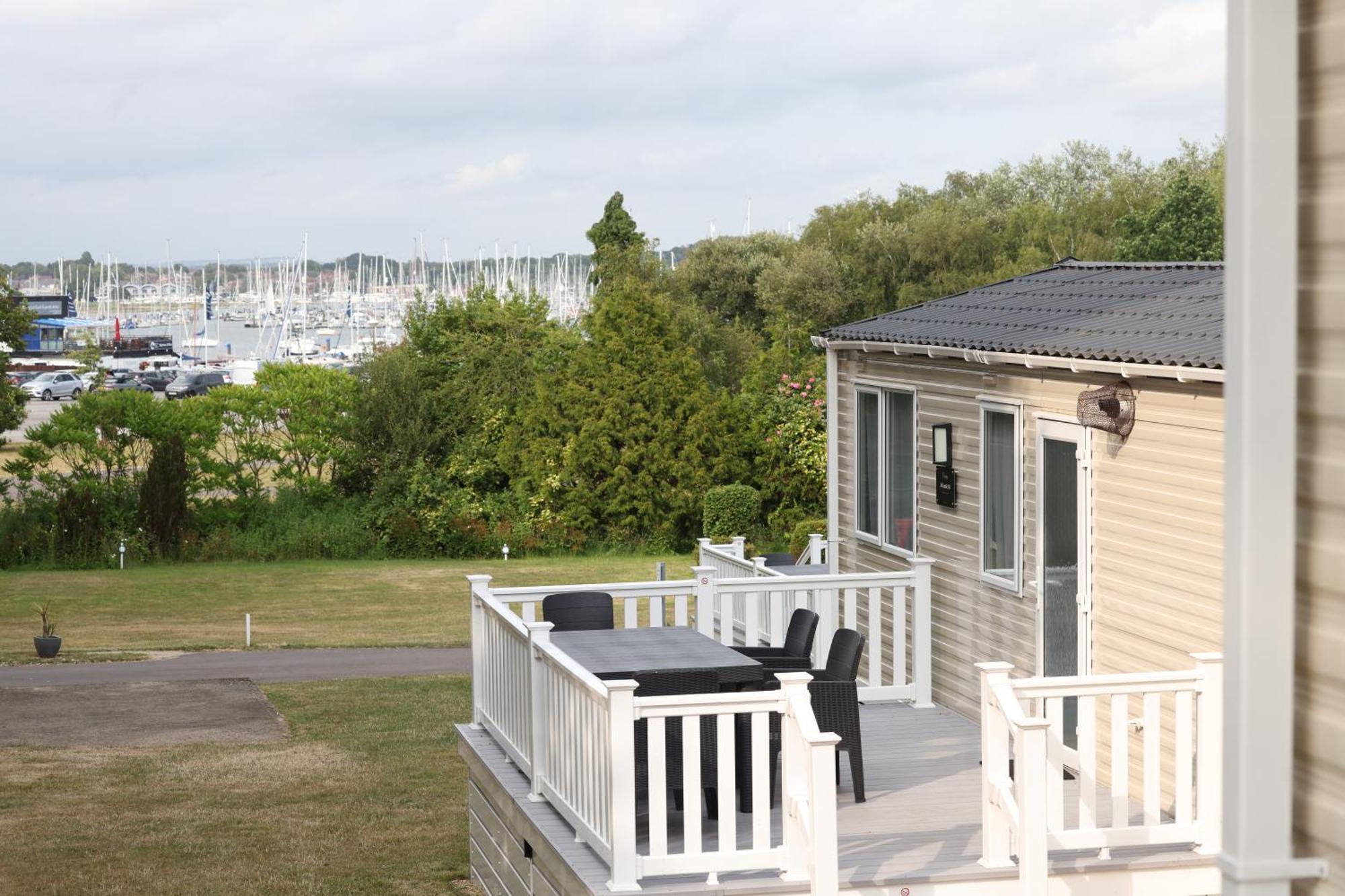 Mercury Yacht Harbour And Holiday Park Bursledon Kültér fotó