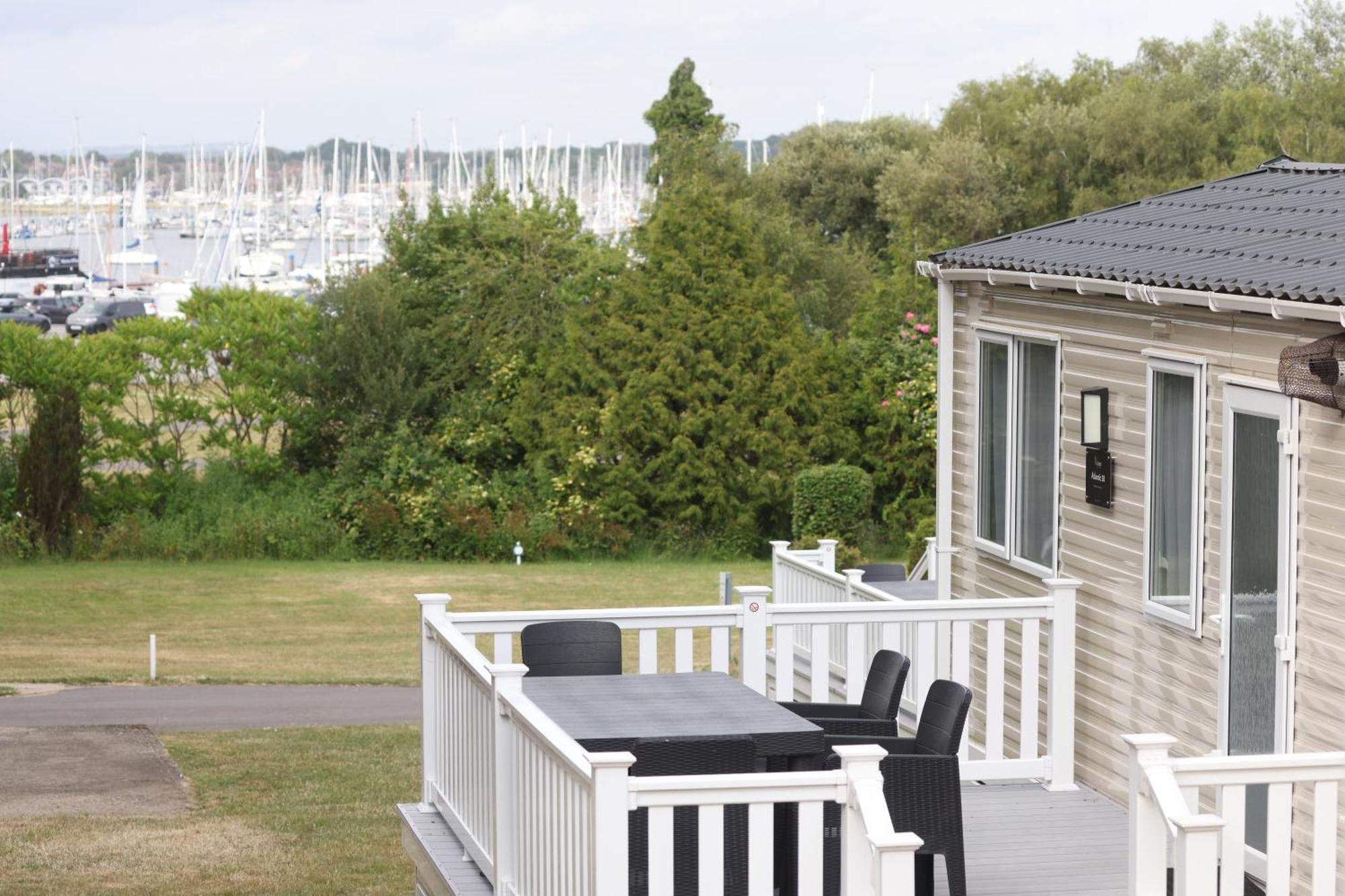 Mercury Yacht Harbour And Holiday Park Bursledon Kültér fotó