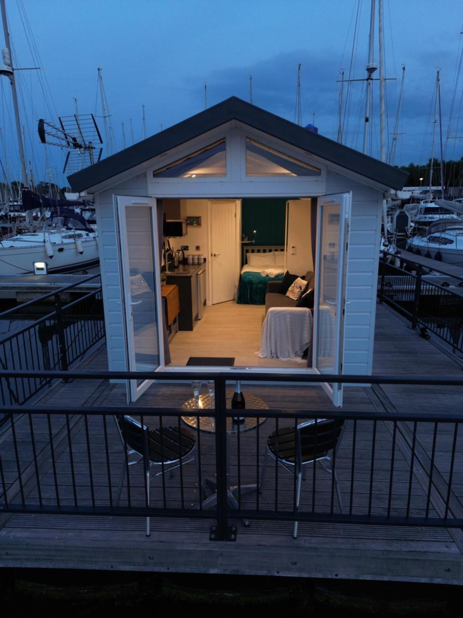 Mercury Yacht Harbour And Holiday Park Bursledon Kültér fotó